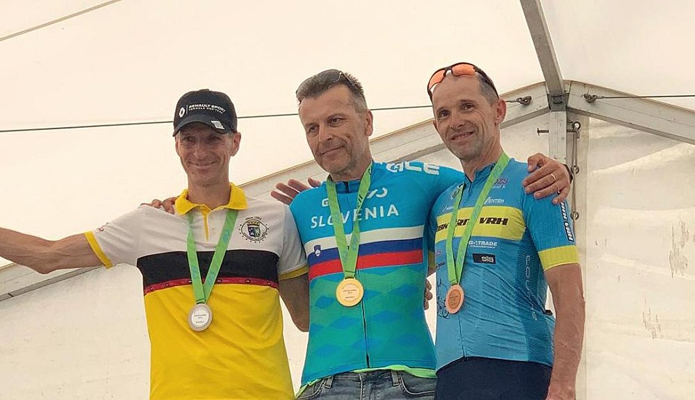 Zlato in bron za Kolesarski klub Izvir Vipava na državnem prvenstvu v cestnem kolesarstvu za amaterje