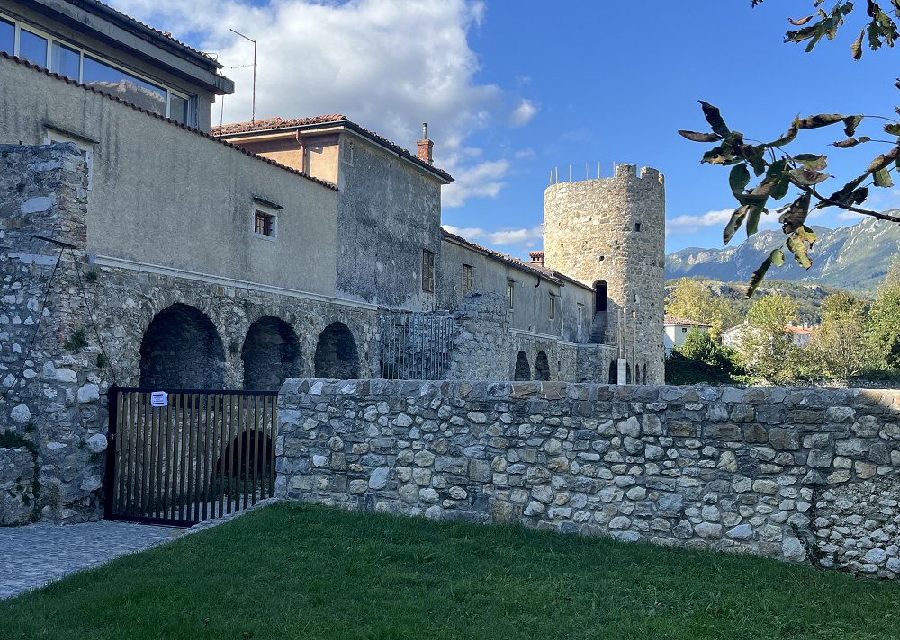 Pohitite s prijavo za štipendije za lokalno pomembne poklice in nagrade